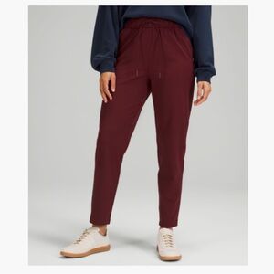 lululemon STRETCH HIGH RISE 7/8 LENGTH PANT 25" in red merlot